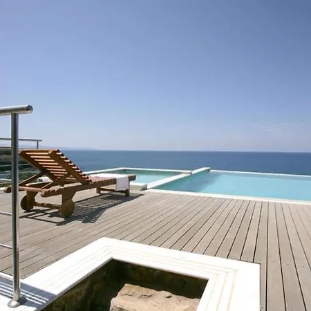 Vilă Karavi *